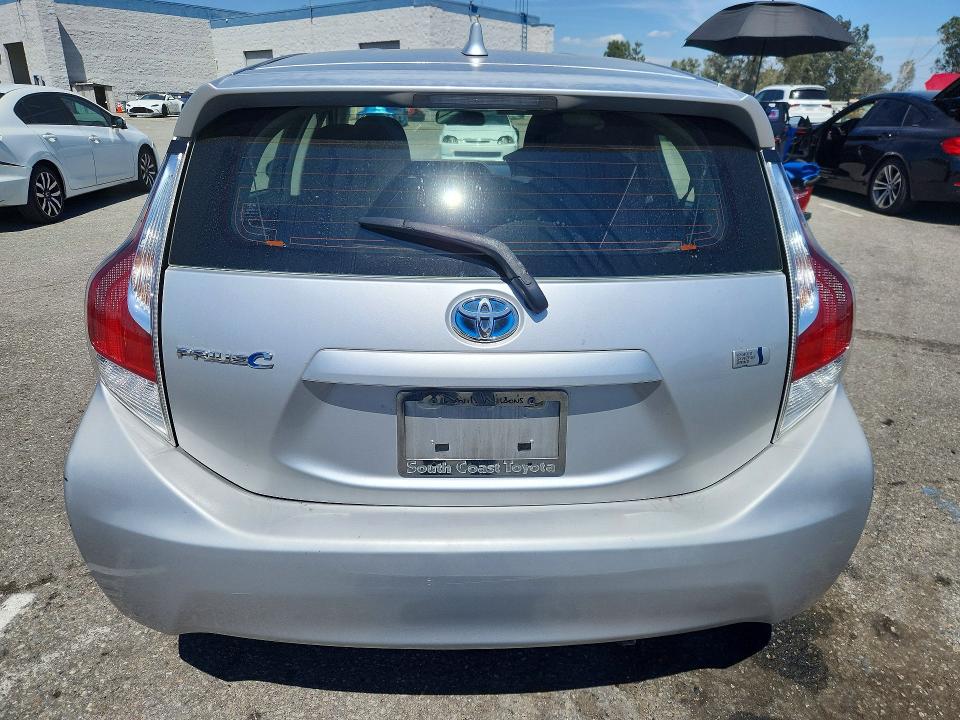 50509976 :رقم المزاد ، JTDKDTB35F1094658 vin ، 2015 Toyota Prius C مزاد بيع