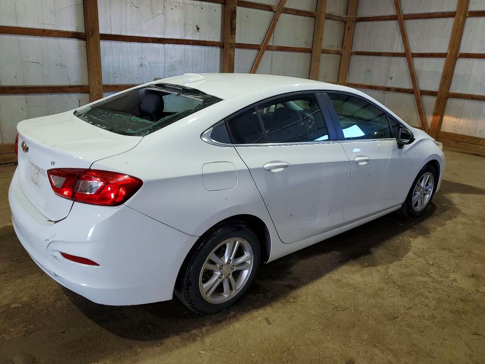 50682546 :رقم المزاد ، 1G1BE5SM7J7106180 vin ، 2018 Chevrolet Cruze مزاد بيع