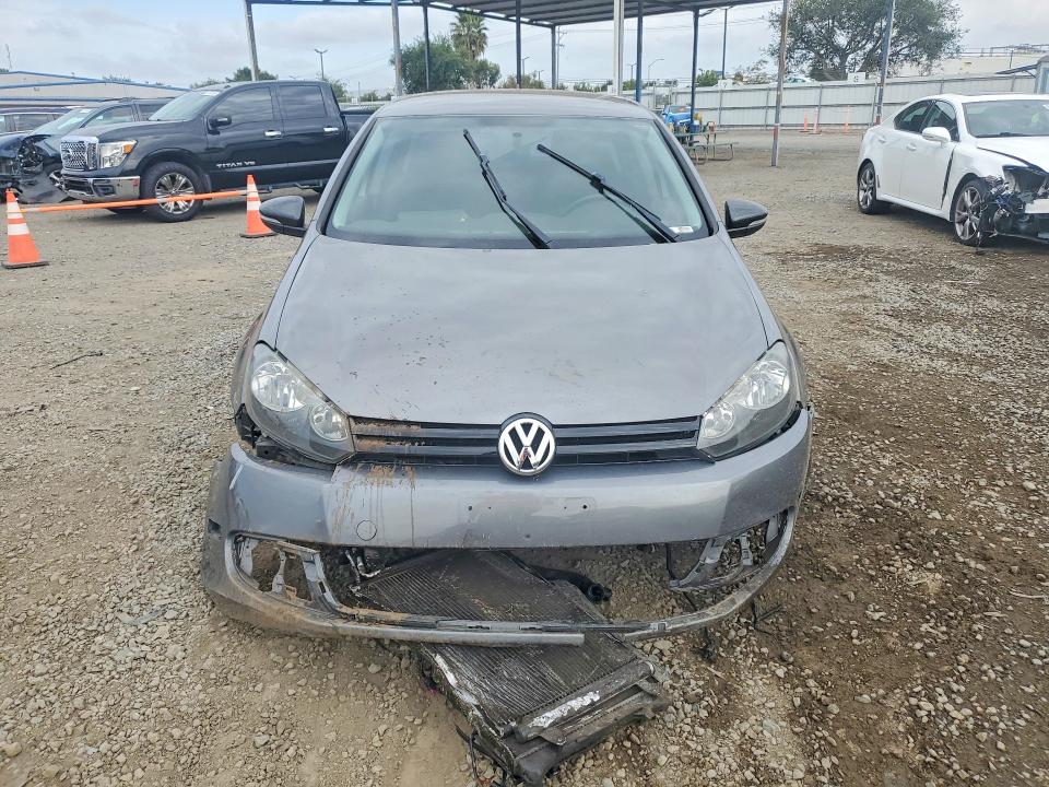51888546 :رقم المزاد ، WVWDB7AJ2DW130490 vin ، 2013 Volkswagen Golf مزاد بيع