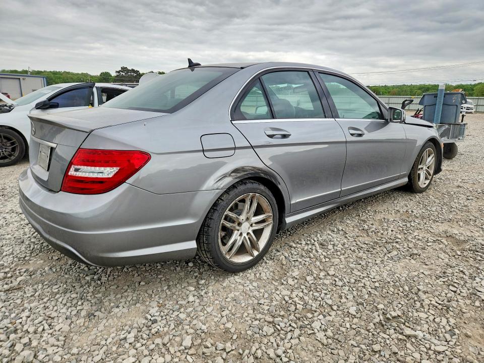 50257136 :رقم المزاد ، WDDGF4HB1EA962681 vin ، 2014 Mercedes-benz C مزاد بيع