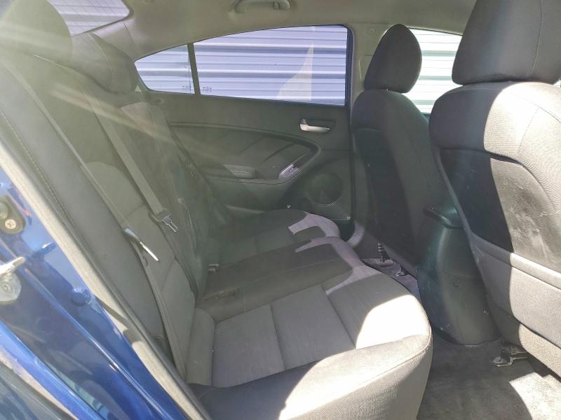 48632106 :رقم المزاد ، 3KPFL4A76JE247598 vin ، 2018 Kia Forte مزاد بيع