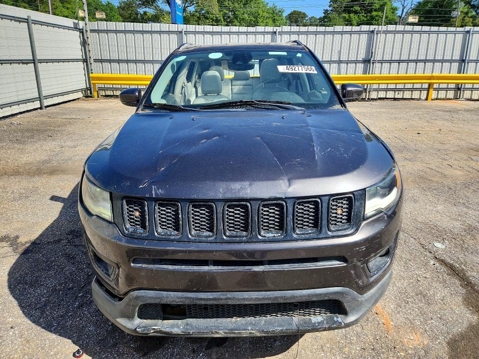 49277566 :رقم المزاد ، 3C4NJCCB5JT405907 vin ، 2018 Jeep Compass مزاد بيع