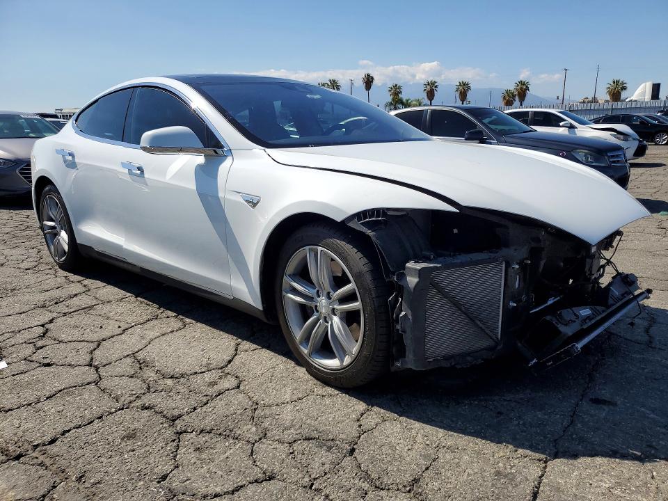 Продаж на аукціоні авто 2015 Tesla Model S, vin: 5YJSA1E28FF107426, номер лоту: 49395496