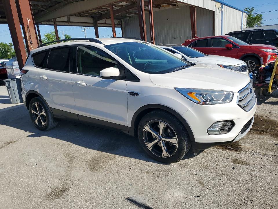 49952586 :رقم المزاد ، 1FMCU0HD8JUB79838 vin ، 2018 Ford Escape مزاد بيع