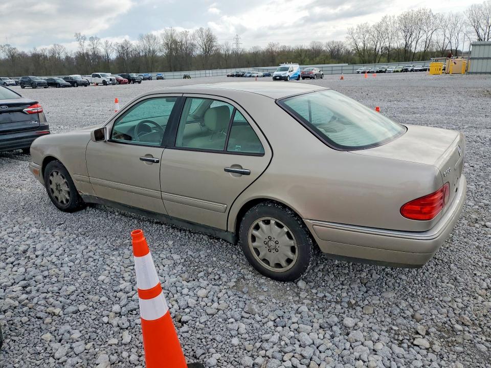 1999 Mercedes-benz E მანქანა იყიდება აუქციონზე, vin: WDBJF65H0XA834065, აუქციონის ნომერი: 49573976