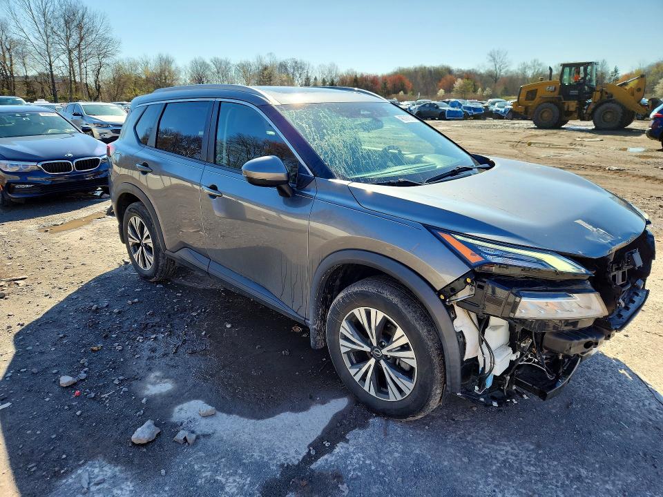48397676 :رقم المزاد ، 5N1BT3BB4NC701786 vin ، 2022 Nissan Rogue مزاد بيع