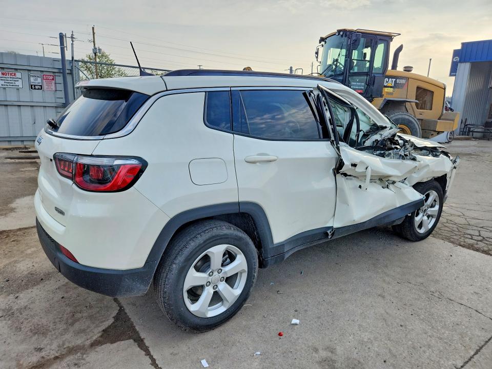 49516466 :رقم المزاد ، 3C4NJDBB9JT259017 vin ، 2018 Jeep Compass مزاد بيع