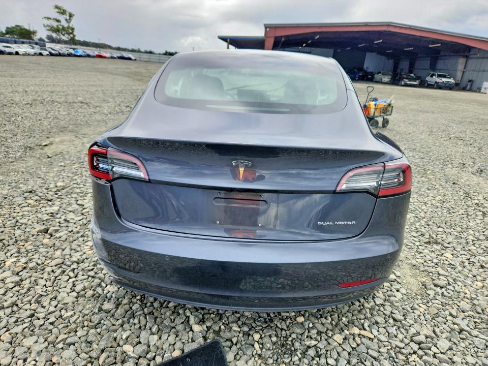 50916606 :رقم المزاد ، 5YJ3E1EB2JF086848 vin ، 2018 Tesla Model 3 مزاد بيع