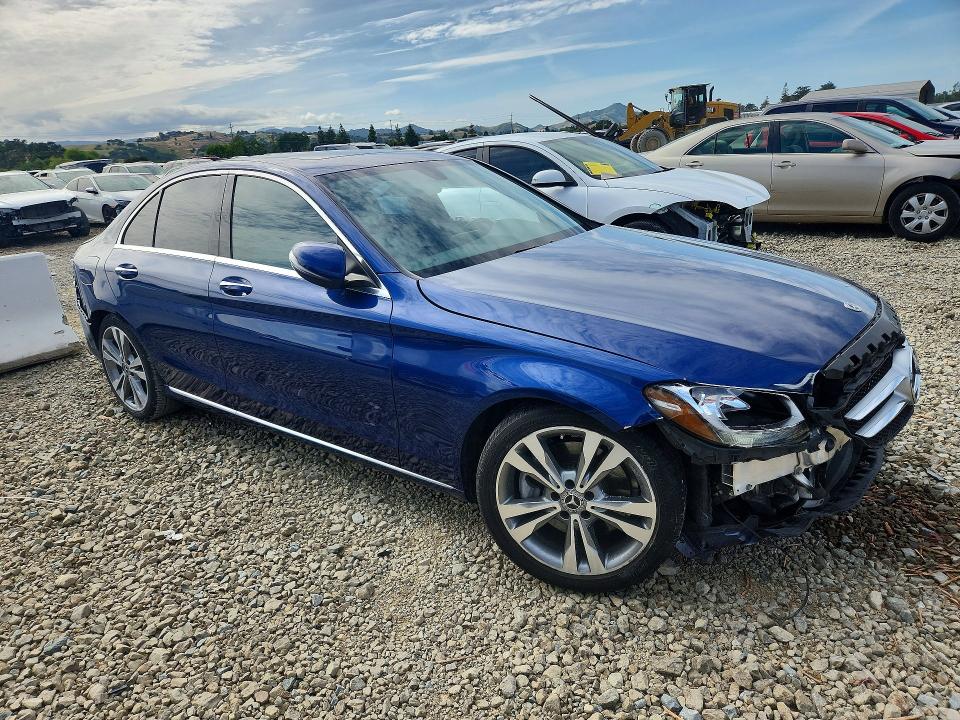 50139676 :رقم المزاد ، 55SWF4JB6JU251641 vin ، 2018 Mercedes-benz C مزاد بيع