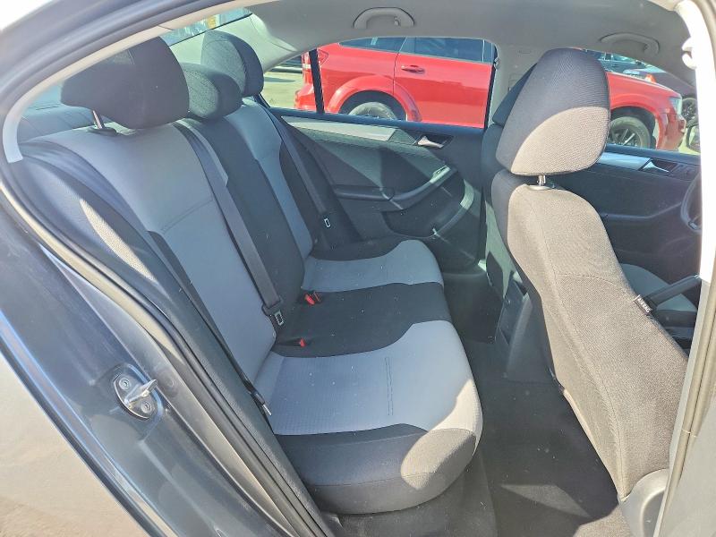 48955246 :رقم المزاد ، 3VW167AJ0HM316037 vin ، 2017 Volkswagen Jetta مزاد بيع
