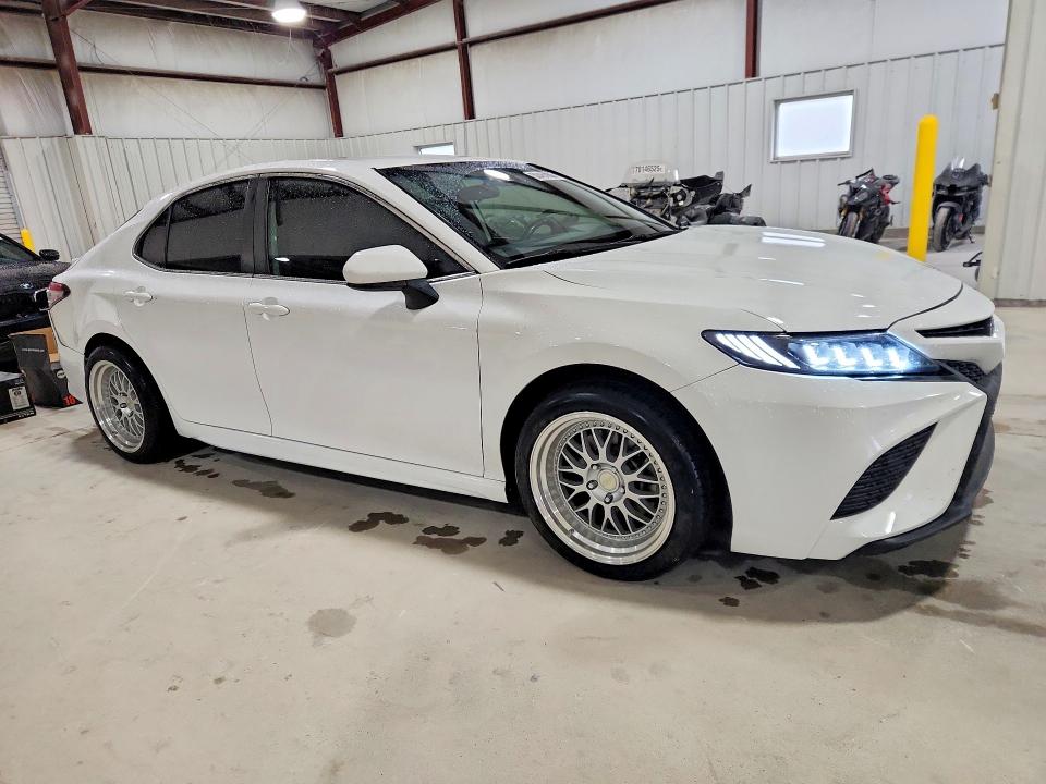 50460906 :رقم المزاد ، 4T1B11HK9KU192737 vin ، 2019 Toyota Camry مزاد بيع