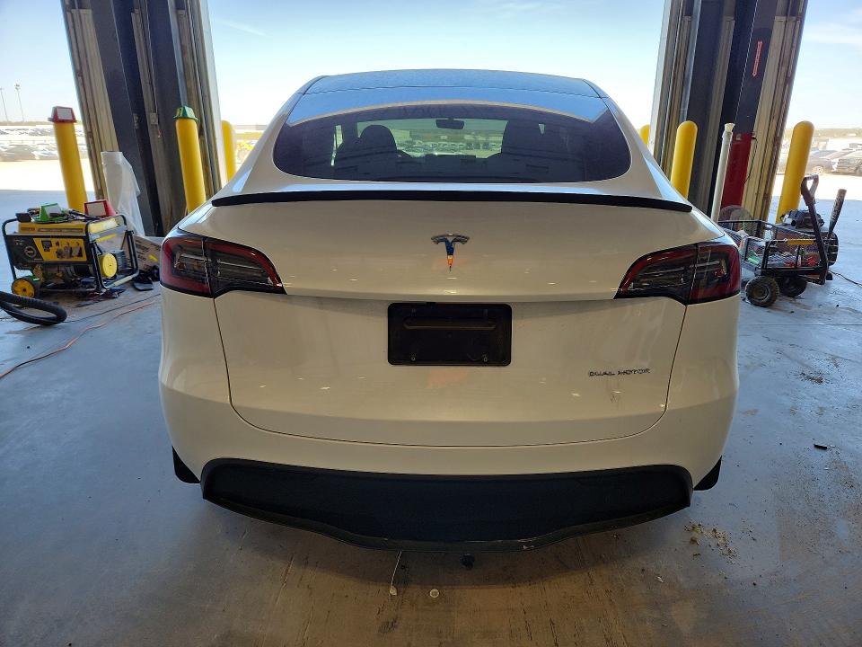 50724396 :رقم المزاد ، 7SAYGDEE0PA077215 vin ، 2023 Tesla Model Y مزاد بيع