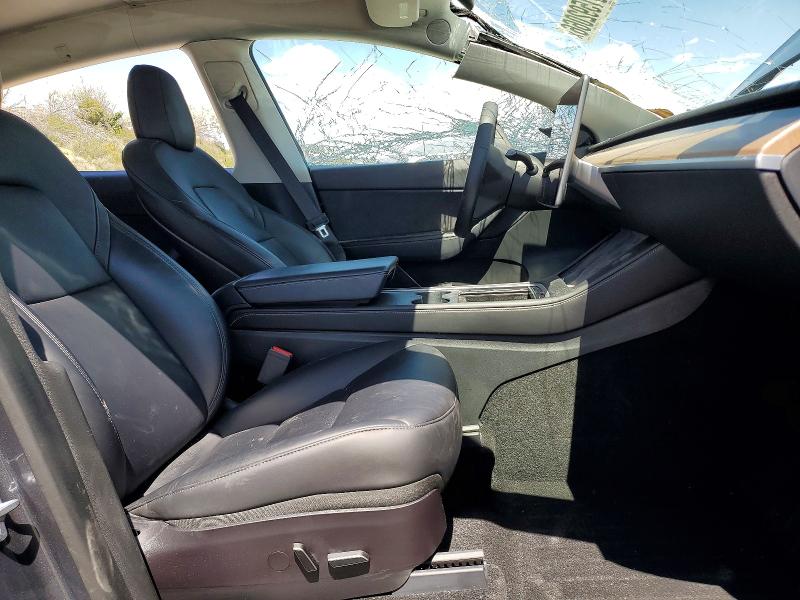 51592066 :رقم المزاد ، 7SAYGDEF2NF340670 vin ، 2022 Tesla Model Y مزاد بيع