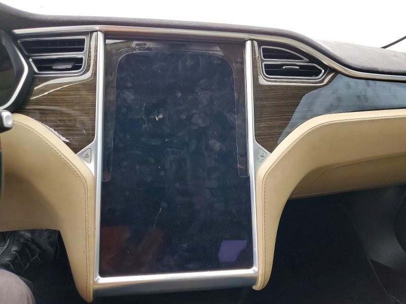 Продажа на аукционе авто 2015 Tesla Model S, vin: 5YJSA1H18FF096706, номер лота: 49381936
