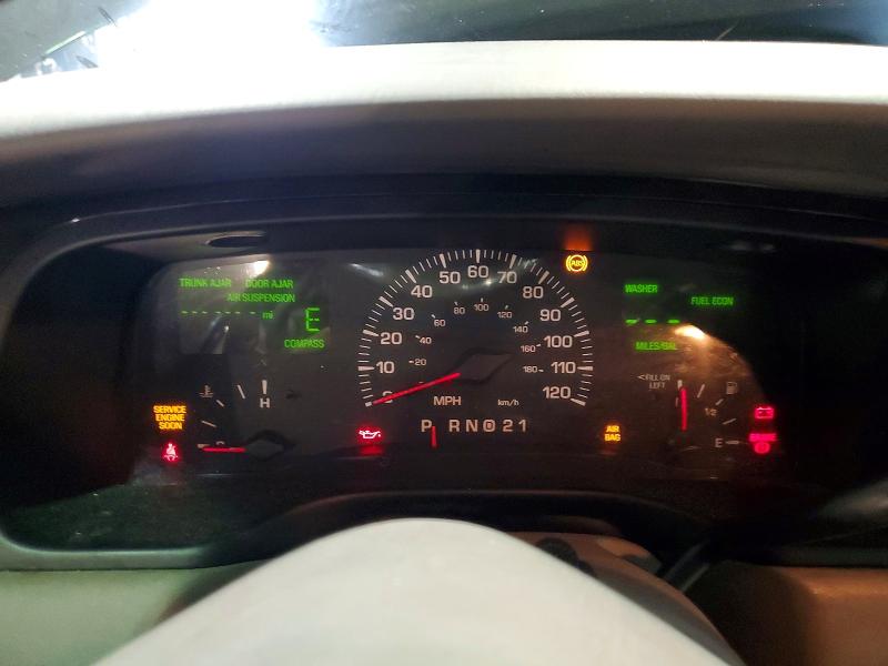 49872696 :رقم المزاد ، 1LNHM82W82Y660732 vin ، 2002 Lincoln Town Car مزاد بيع