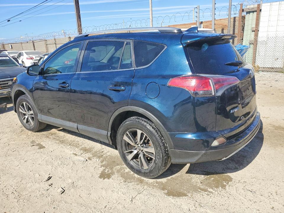 Продажа на аукционе авто 2017 Toyota Rav4, vin: JTMWFREVXHD105019, номер лота: 69057186