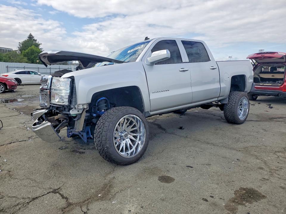 Auction sale of the 2014 Chevrolet Silverado, vin: 3GCUKREC1EG226571, lot number: 51452476