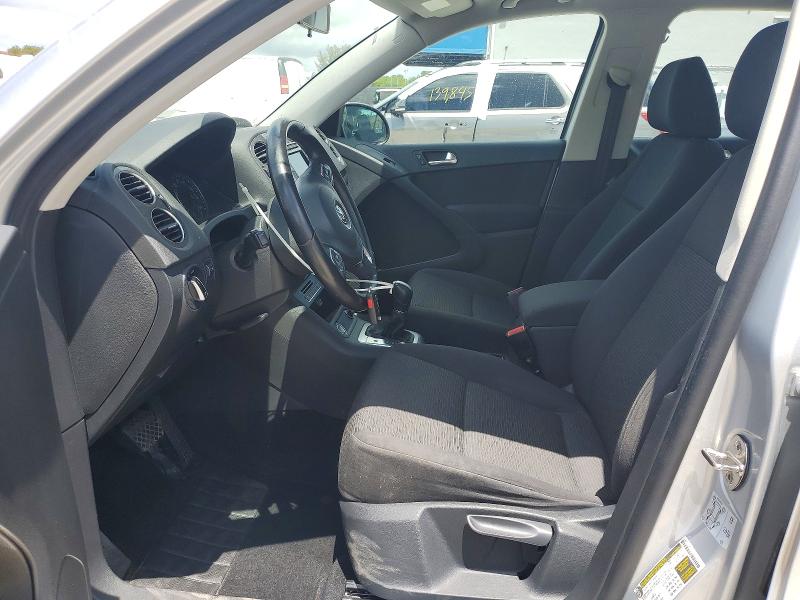 2018 Volkswagen Tiguan Limited მანქანა იყიდება აუქციონზე, vin: WVGBV7AX6JK000164, აუქციონის ნომერი: 50324146