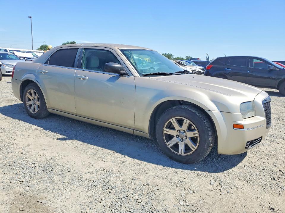 2006 Chrysler 300 მანქანა იყიდება აუქციონზე, vin: 2C3KA53G66H348776, აუქციონის ნომერი: 48483636