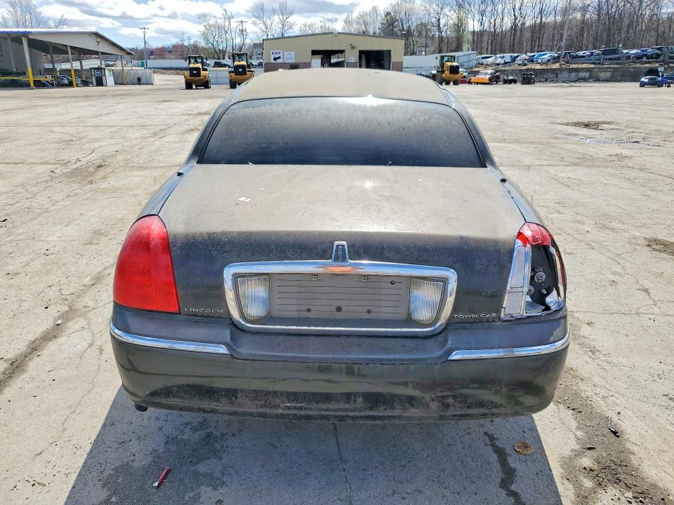 2007 Lincoln Town Car მანქანა იყიდება აუქციონზე, vin: 1L1FM88W97Y634812, აუქციონის ნომერი: 48941846