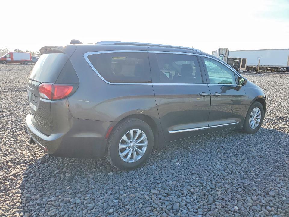 49242716 :رقم المزاد ، 2C4RC1EG4JR108123 vin ، 2018 Chrysler Pacifica مزاد بيع