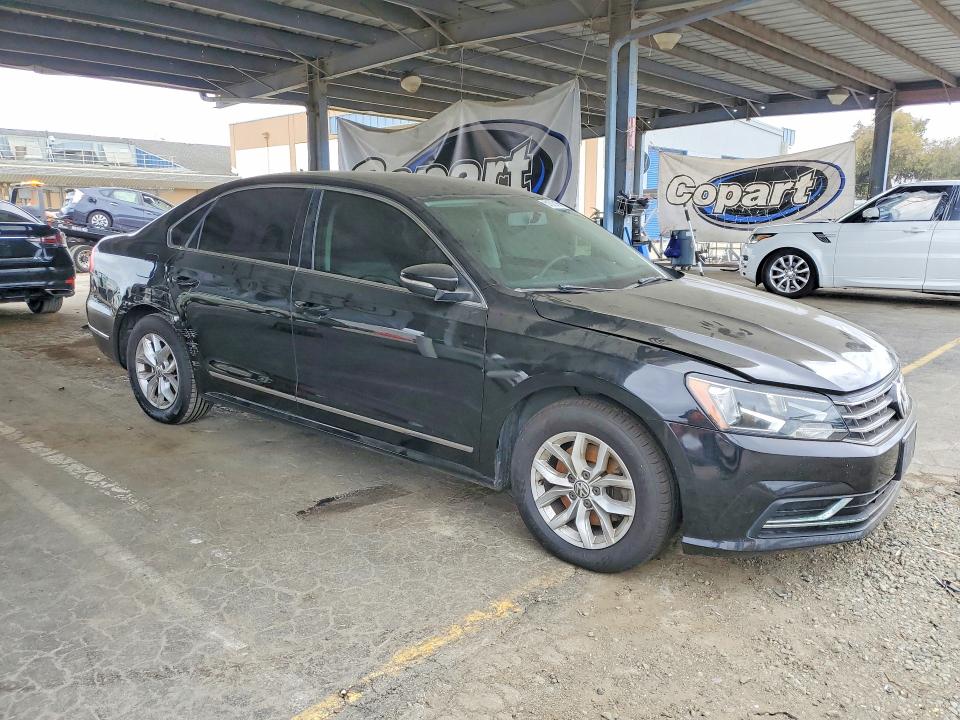 51375196 :رقم المزاد ، 1VWAT7A36GC055510 vin ، 2016 Volkswagen Passat مزاد بيع