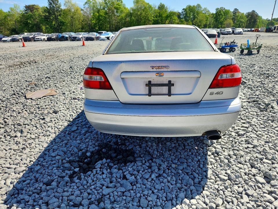 2004 Volvo S40 მანქანა იყიდება აუქციონზე, vin: YV1VS275X4F034523, აუქციონის ნომერი: 49744776