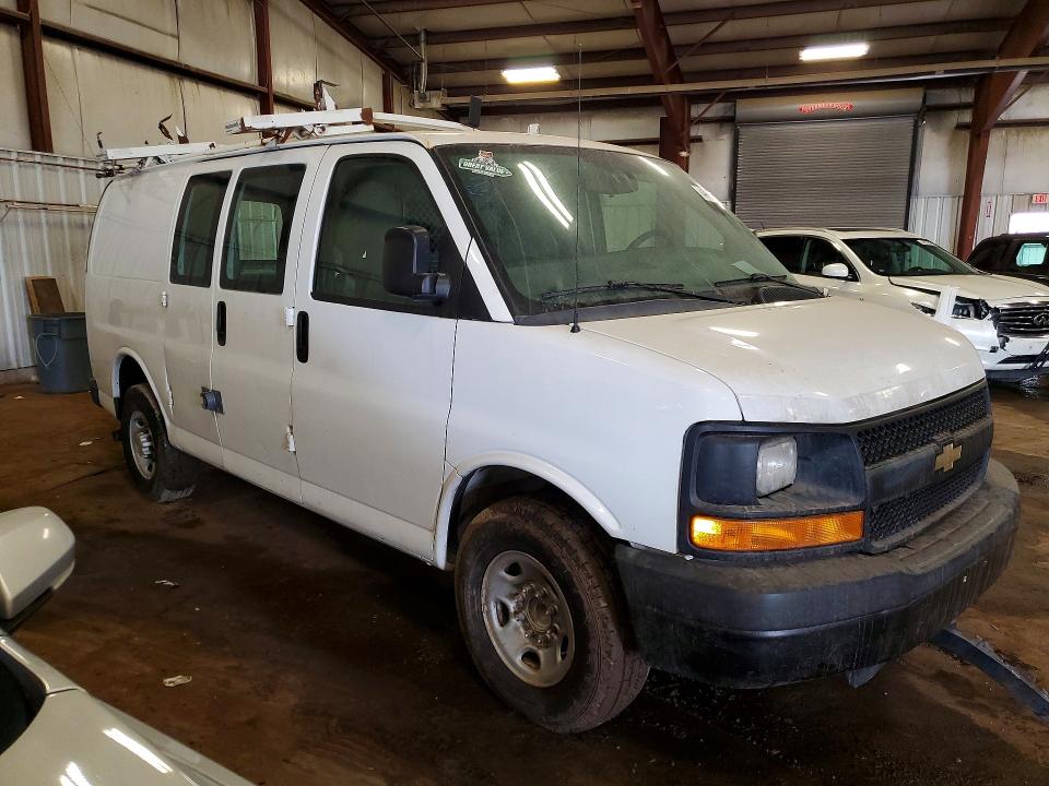49718136 :رقم المزاد ، 1GCWGFCA9E1100337 vin ، 2014 Chev Express G2500 مزاد بيع