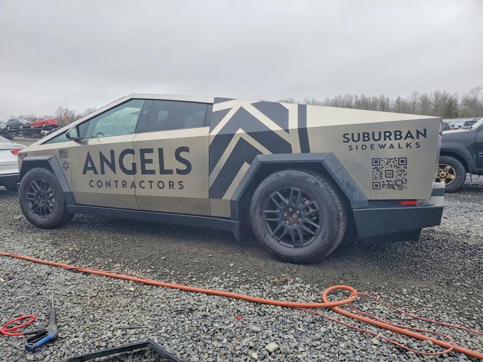 Продаж на аукціоні авто 2025 Tesla Cybertruck, vin: 7G2CEHED7SA063913, номер лоту: 48334376
