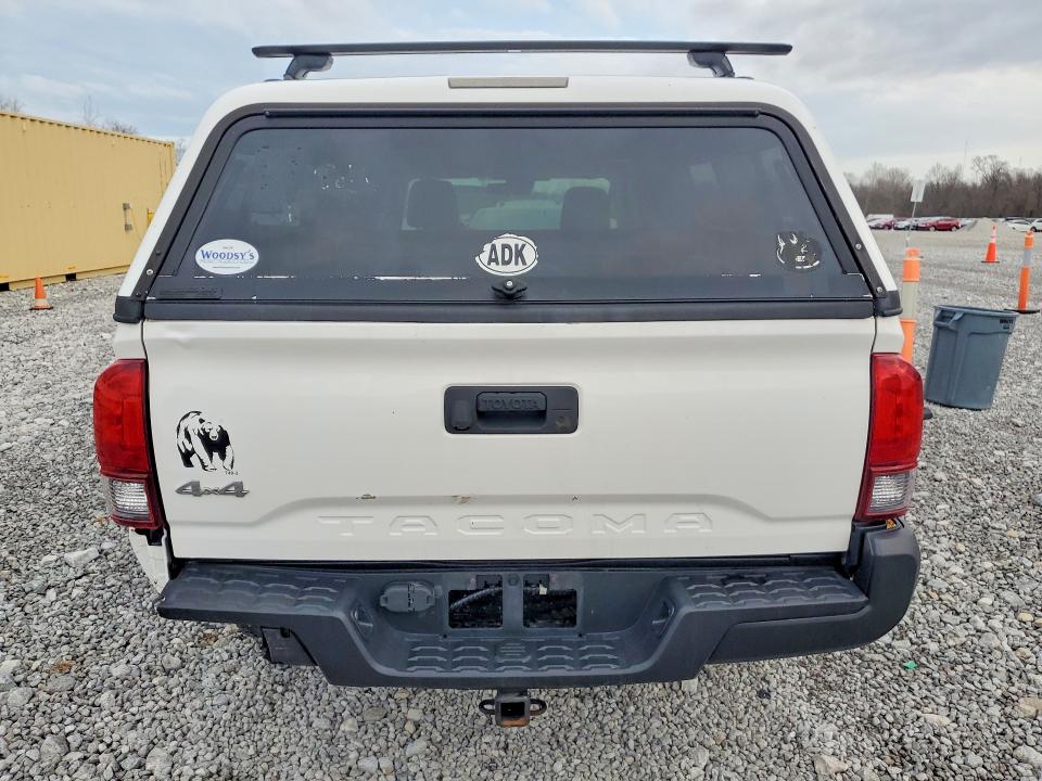 2018 Toyota Tacoma მანქანა იყიდება აუქციონზე, vin: 5TFSX5ENXJX061015, აუქციონის ნომერი: 48670756