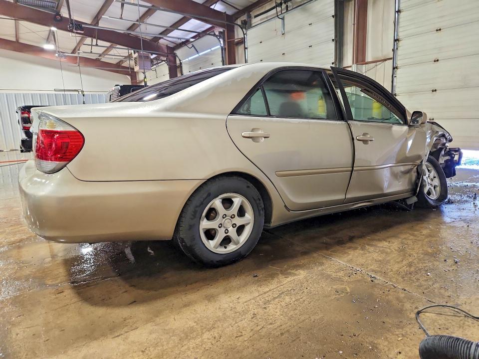 2005 Toyota Camry მანქანა იყიდება აუქციონზე, vin: 4T1BE32K95U381904, აუქციონის ნომერი: 50631336