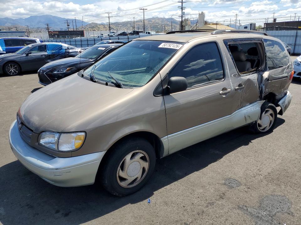 50792126 :رقم المزاد ، 4T3ZF13C8WU011432 vin ، 1998 Toyo Sienna مزاد بيع