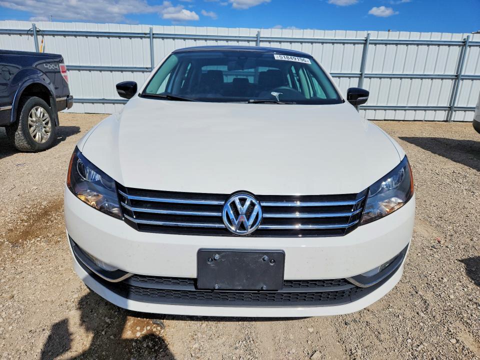 51849196 :رقم المزاد ، 1VWBS7A38FC096761 vin ، 2015 Volkswagen Passat مزاد بيع