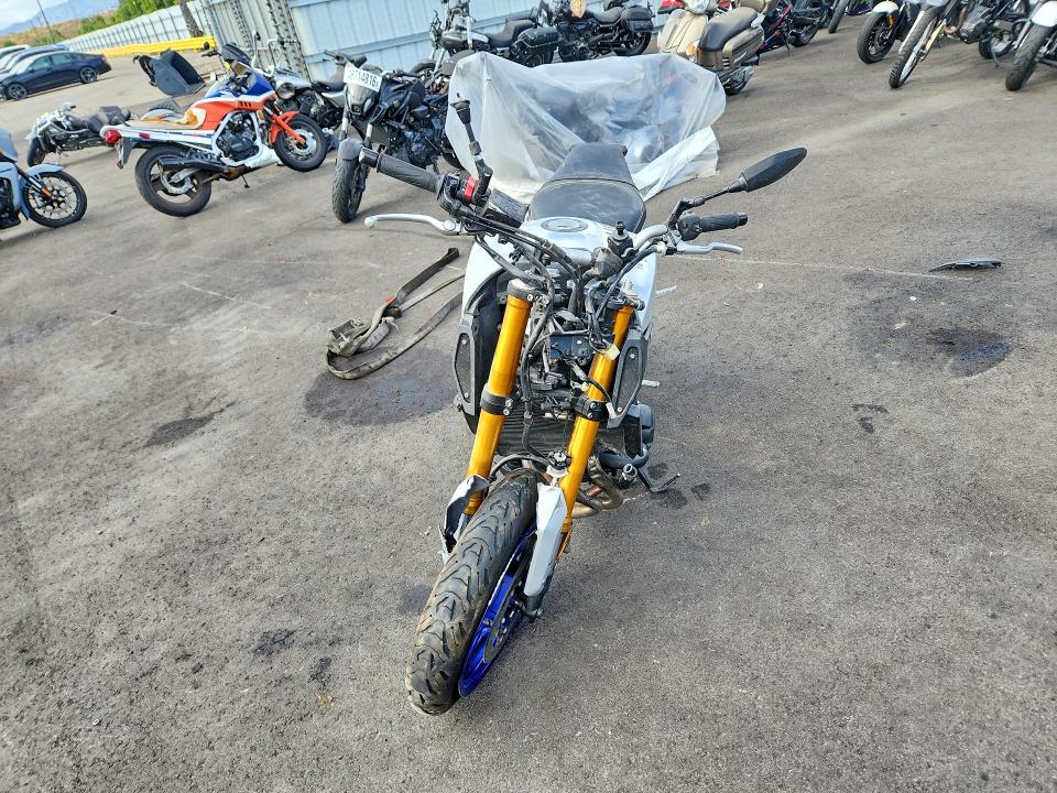 51444026 :رقم المزاد ، JYARN33E5FA006411 vin ، 2015 Yama Fz09 مزاد بيع