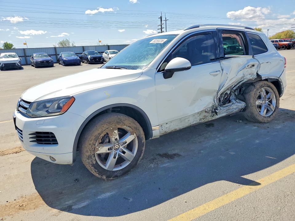 2012 Volkswagen Touareg მანქანა იყიდება აუქციონზე, vin: WVGEK9BP3CD012084, აუქციონის ნომერი: 54884956