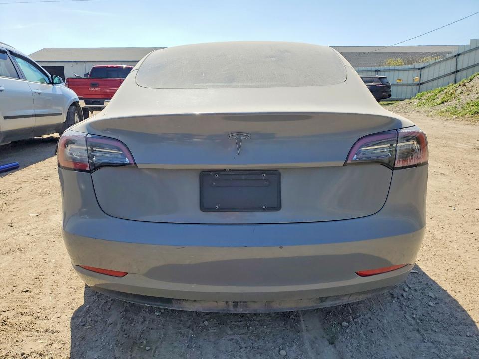 50885526 :رقم المزاد ، 5YJ3E1EB0NF337159 vin ، 2022 Tesla Model 3 مزاد بيع