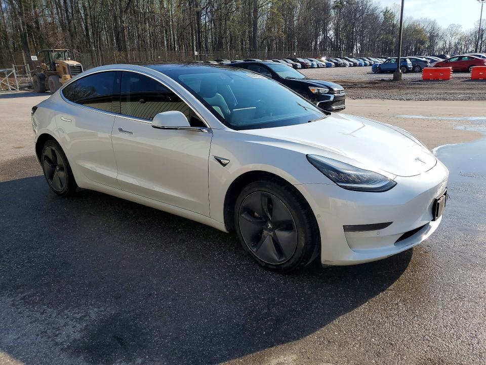 49603656 :رقم المزاد ، 5YJ3E1EA8KF300010 vin ، 2019 Tesla Model 3 مزاد بيع