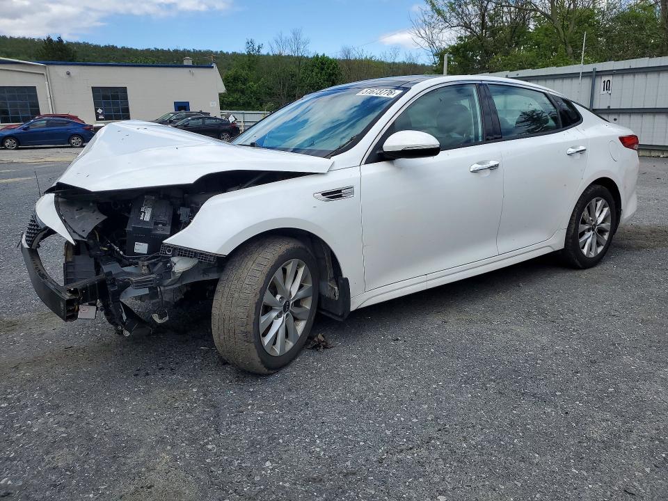 2018 Kia Optima მანქანა იყიდება აუქციონზე, vin: 5XXGU4L36JG206696, აუქციონის ნომერი: 51673776