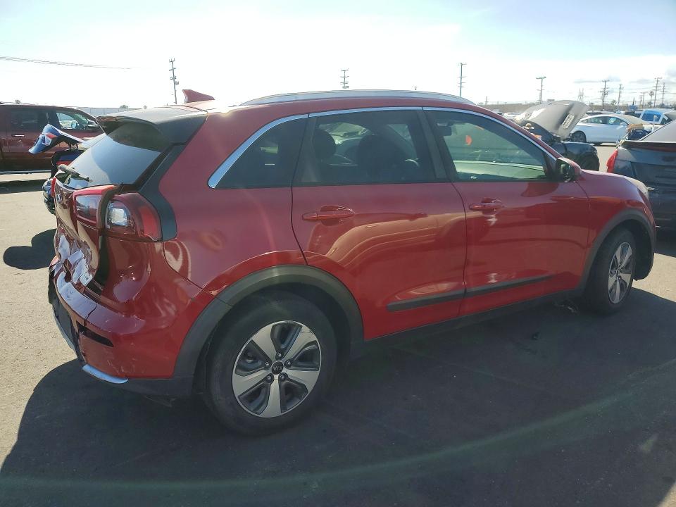 51357566 :رقم المزاد ، KNDCB3LC8H5094495 vin ، 2017 Kia Niro مزاد بيع