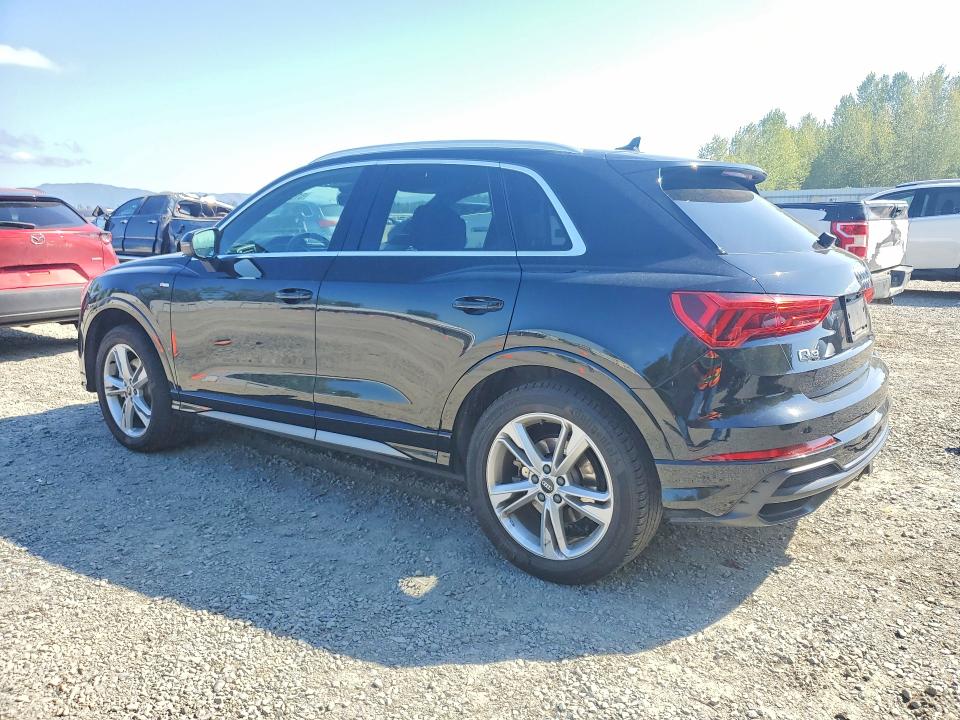 51588836 :رقم المزاد ، WA1EECF36M1076763 vin ، 2021 Audi Q3 مزاد بيع