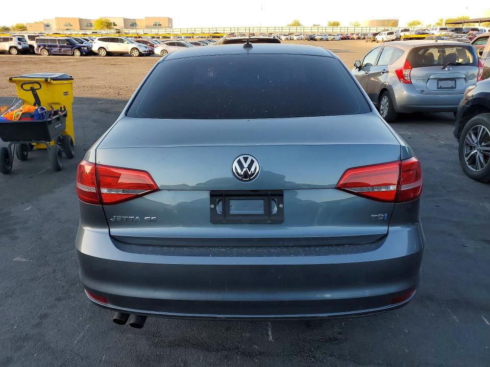 2015 Volkswagen Jetta მანქანა იყიდება აუქციონზე, vin: 3VWLA7AJ5FM239797, აუქციონის ნომერი: 50828616