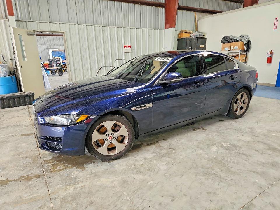 49364596 :رقم المزاد ، SAJAR4BG9HA972795 vin ، 2017 Jaguar Xe مزاد بيع
