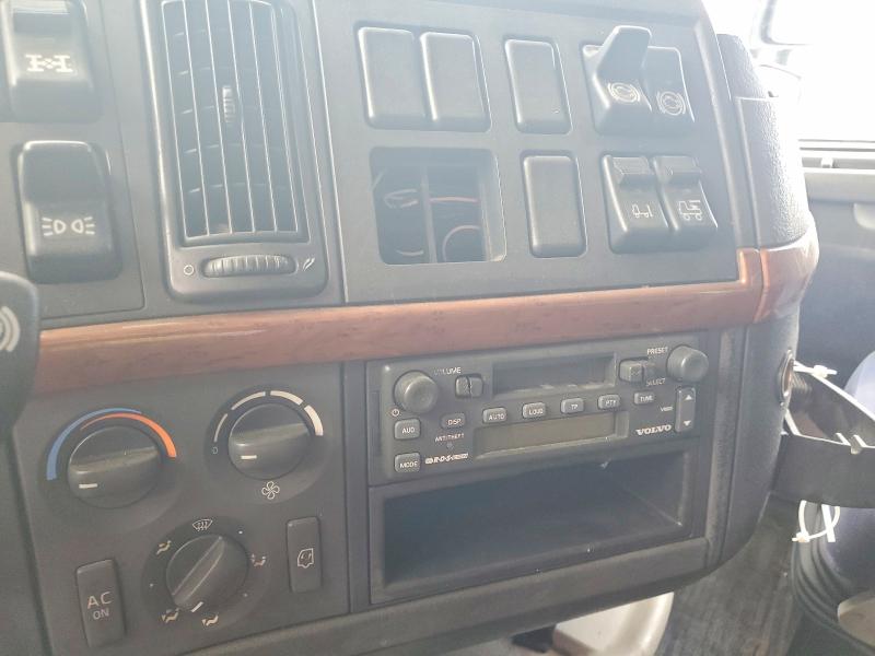Продаж на аукціоні авто 2004 Volv Vn, vin: 4V4NC9TH24N362444, номер лоту: 48975856