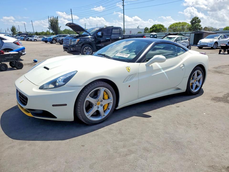 51839316 :رقم المزاد ، ZFF65LJA3B0178624 vin ، 2011 Ferrari California مزاد بيع