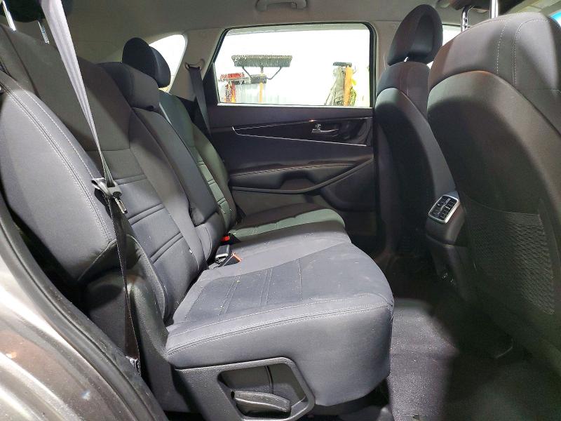 48105366 :رقم المزاد ، 5XYPG4A3XGG058762 vin ، 2016 Kia Sorento مزاد بيع