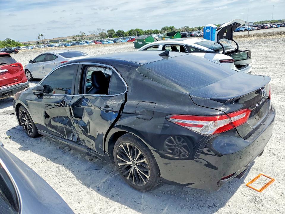 49631546 :رقم المزاد ، 4T1G11AKXLU308982 vin ، 2020 Toyota Camry مزاد بيع