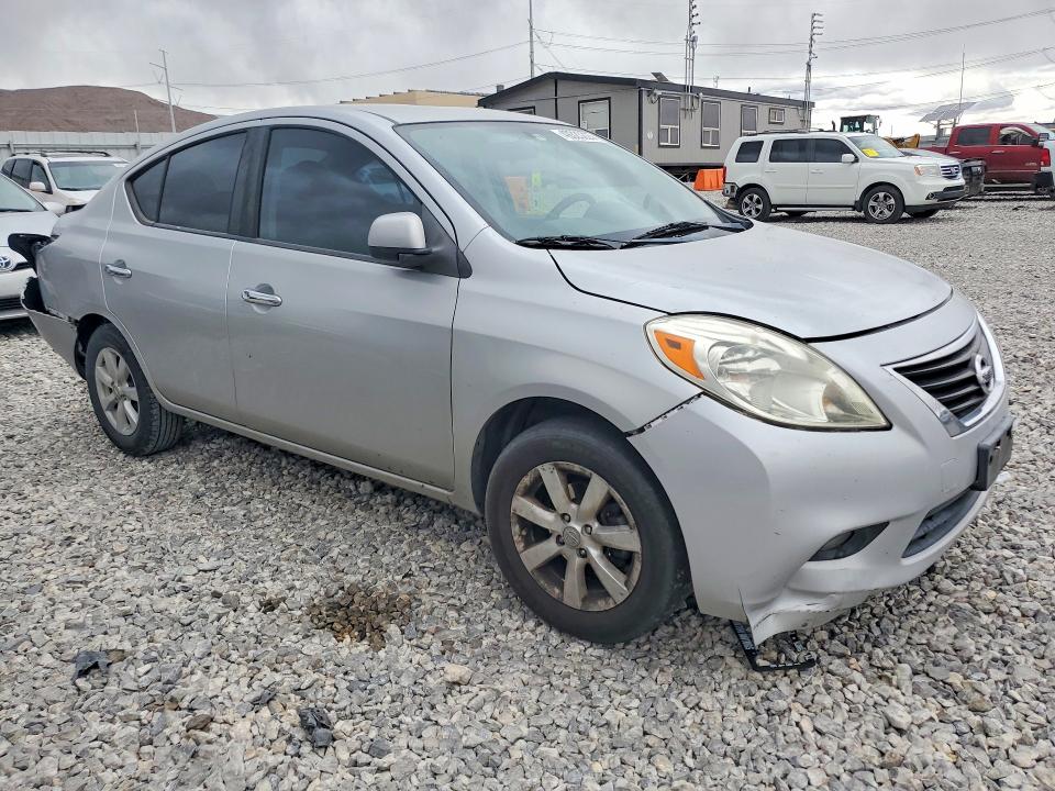 49323226 :رقم المزاد ، 3N1CN7AP0DL890126 vin ، 2013 Nissan Versa مزاد بيع