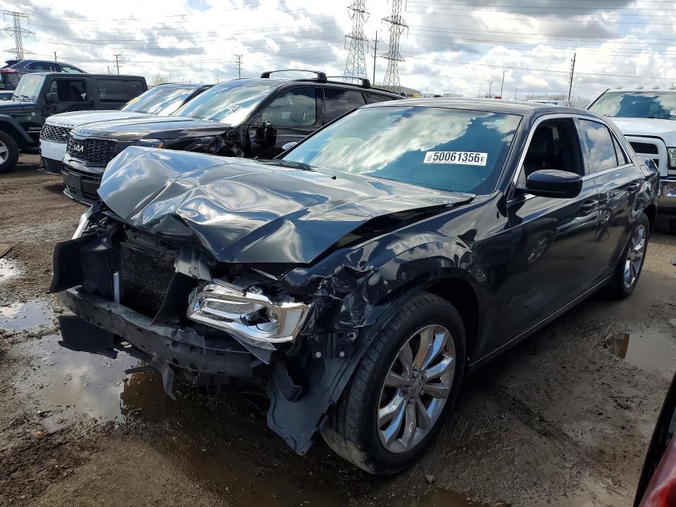 50061356 :رقم المزاد ، 2C3CCARG2FH757016 vin ، 2015 Chrysler 300 مزاد بيع