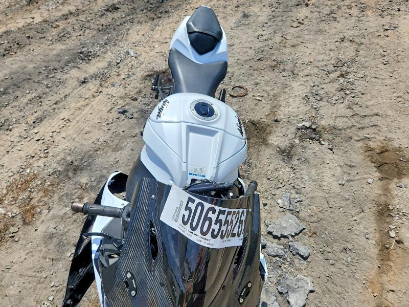 50655526 :رقم المزاد ، JKAZXCS13HA009284 vin ، 2017 Kawasaki Zx1000 مزاد بيع