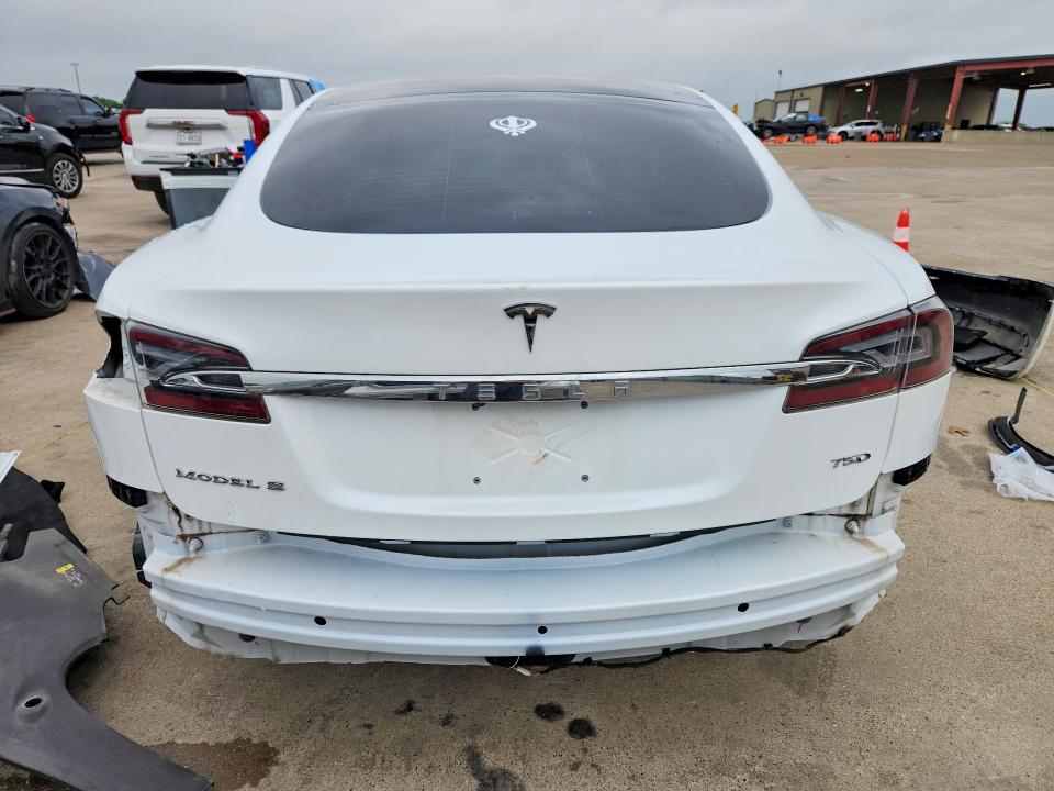 49022726 :رقم المزاد ، 5YJSA1E29JF268778 vin ، 2018 Tesla Model S مزاد بيع